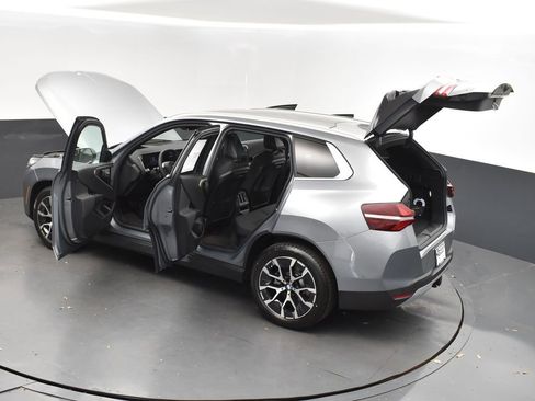 Certified 2025 BMW X3 xDrive30i w/ Premium Package image 47