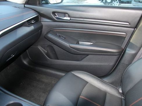 Used 2019 Nissan Altima 2.5 SR w/ SR Premium Package image 29