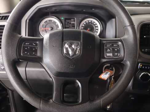 Used 2020 RAM 1500 Tradesman w/ Chrome Appearance Group RWD image 3