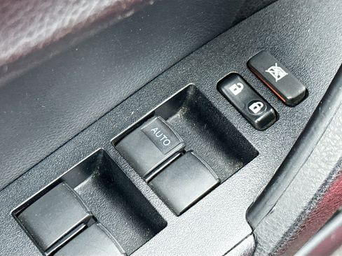 Used 2015 Toyota Corolla S Premium image 7