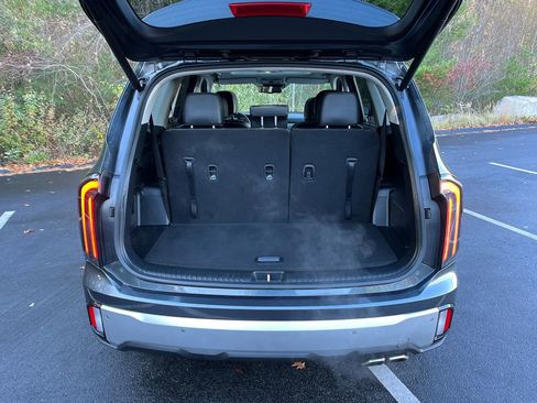 Used 2023 Kia Telluride EX w/ EX Captain's Chair Package image 25