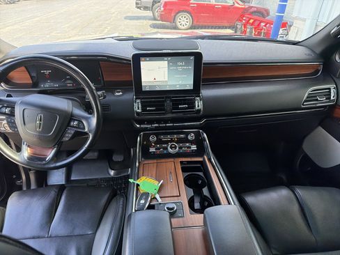 Used 2019 Lincoln Navigator Reserve AWD/4WD image 21