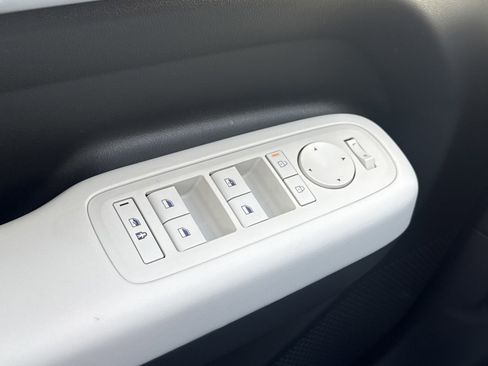 Certified 2026 Hyundai Santa Fe SE image 18