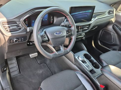 Used 2024 Ford Escape ST-Line w/ Tech Pack #1 AWD/4WD image 10