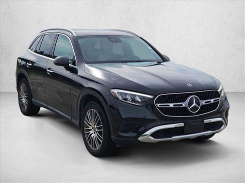 Used 2024 Mercedes-Benz GLC 300 image 3