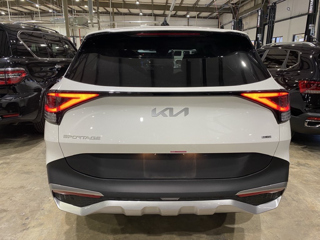 Used 2025 Kia Sportage LX FWD image 14
