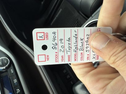 Used 2019 Toyota Highlander XLE