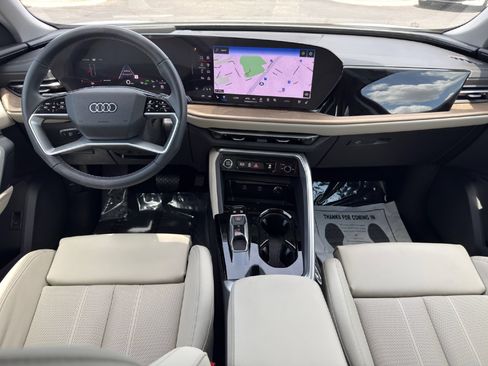 Used 2025 Audi Q5 Premium Plus w/ Premium Plus AWD/4WD image 25