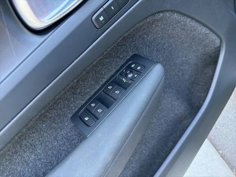 Used 2024 Volvo C40 Recharge Plus image 21