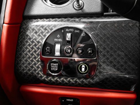 Used 2021 Rolls-Royce Cullinan Black Badge image 68