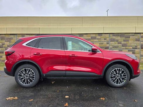 New 2026 Ford Escape SE w/ PHEV Premium Package image 2