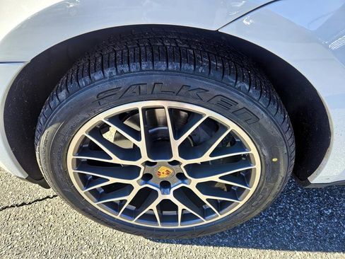 Used 2018 Porsche Macan image 21