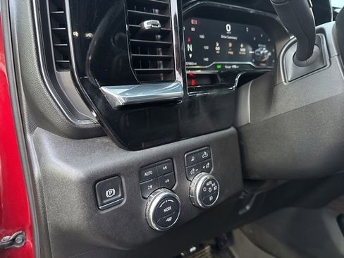 Used 2025 GMC Sierra 2500 SLT w/ SLT Premium Package image 26