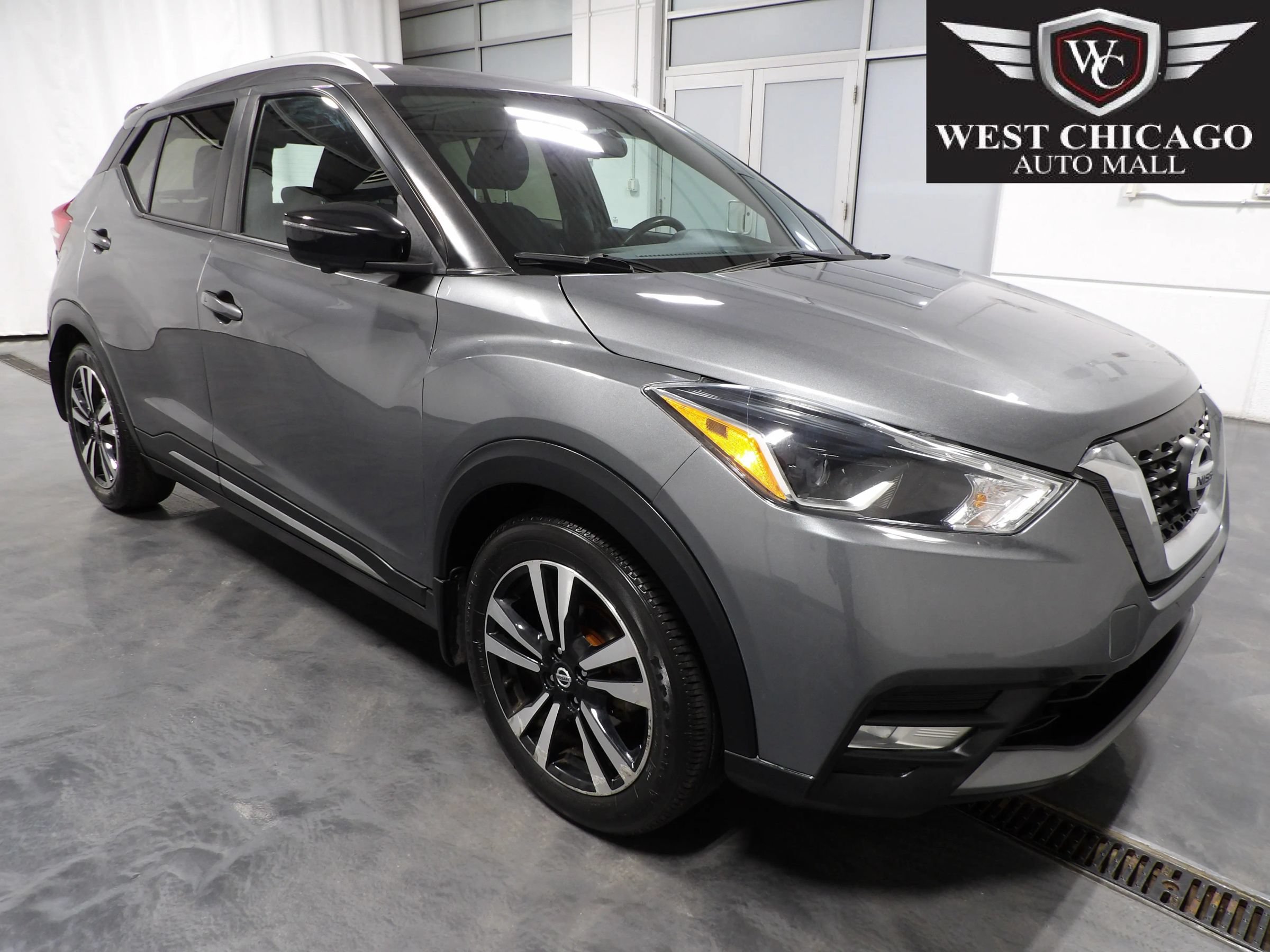 Used 2019 Nissan Kicks SR FWD image 1
