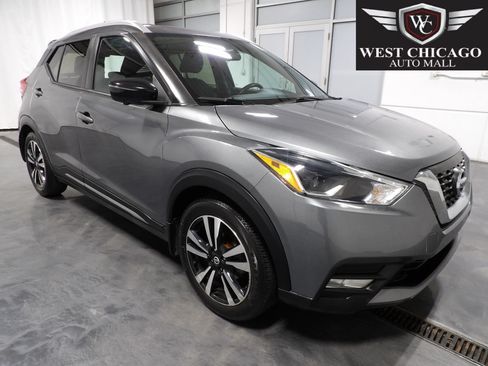 Used 2019 Nissan Kicks SR FWD image 1