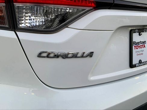 Used 2020 Toyota Corolla LE image 28