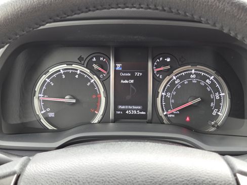 Used 2021 Toyota 4Runner TRD Off-Road AWD/4WD image 29