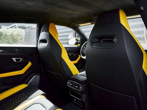 Used 2021 Lamborghini Urus AWD/4WD image 39