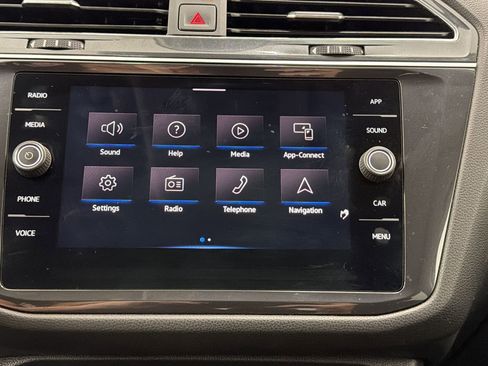 Used 2022 Volkswagen Tiguan SE FWD image 21