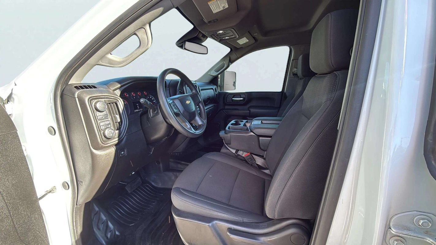 Used 2025 Chevrolet Silverado 3500 W/T AWD/4WD image 14