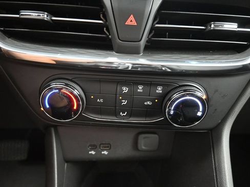 Used 2025 Buick Encore GX Preferred FWD image 16