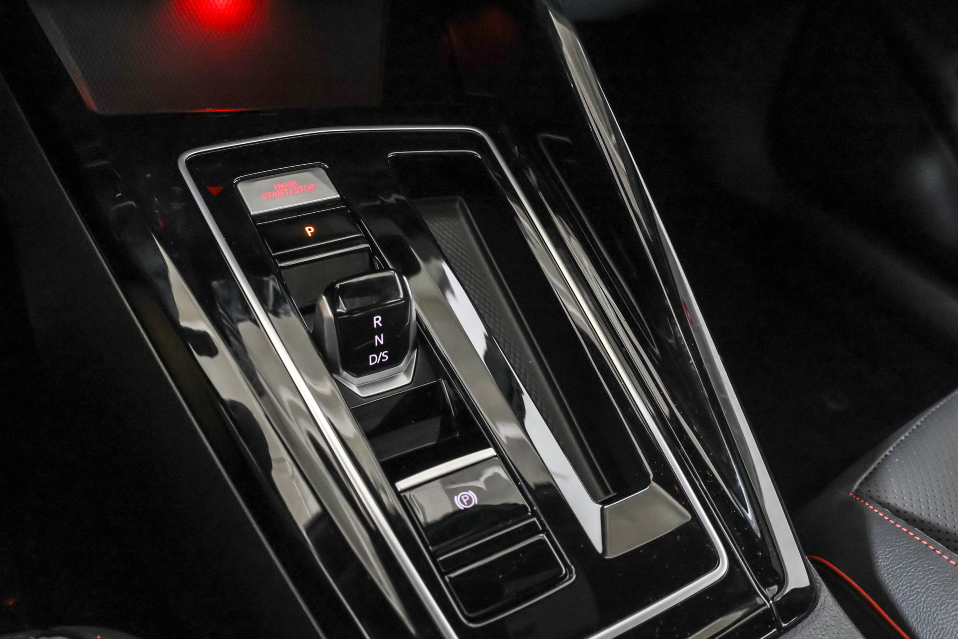 New 2026 Volkswagen GTI SE FWD image 31