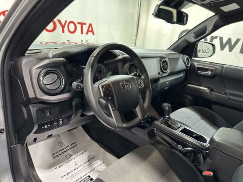 Used 2023 Toyota Tacoma TRD Off-Road w/ Technology Package AWD/4WD image 22