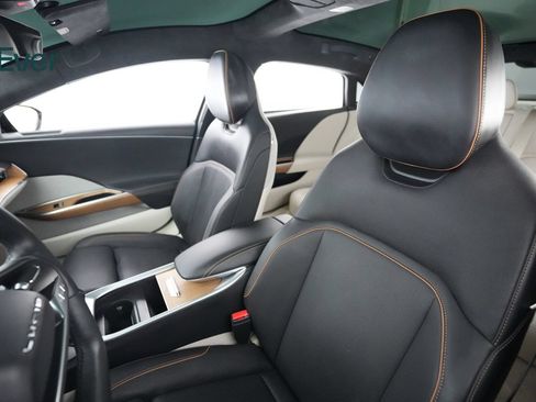 Used 2023 Lucid Air Touring AWD/4WD image 4