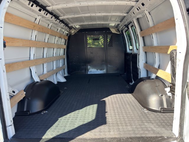 Used 2025 Chevrolet Express 2500 w/ Driver Convenience Package RWD image 23