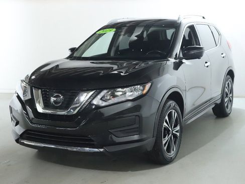 Used 2019 Nissan Rogue SV w/ Premium Package image 5