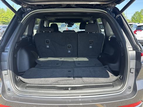 New 2025 Jeep Grand Cherokee Laredo w/ Luxury Tech Group I image 8