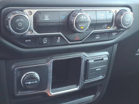 Used 2023 Jeep Wrangler Unlimited Sport AWD/4WD image 4