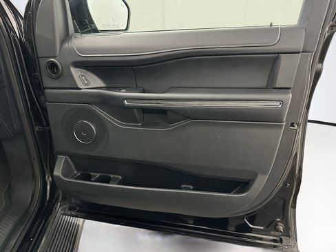 Used 2024 Ford Expedition XLT image 35