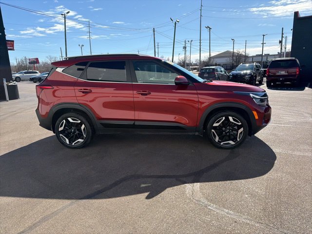 Used 2025 Kia Seltos SX w/ SX Sunroof Package AWD/4WD image 5