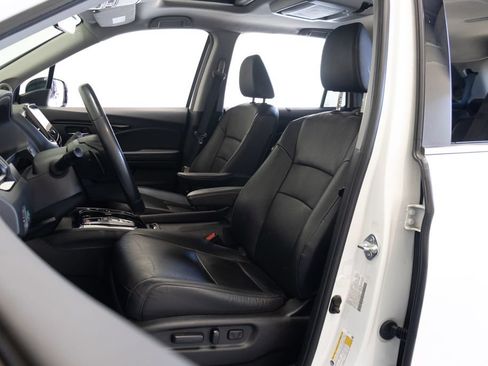 Used 2022 Honda Pilot Touring image 19