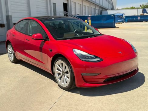 Used 2023 Tesla Model 3 Standard Range RWD image 4