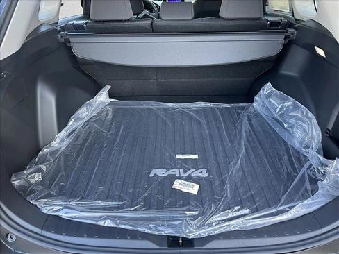 Used 2025 Toyota RAV4 XLE image 23