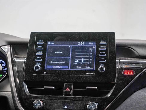 Used 2021 Toyota Camry SE image 14