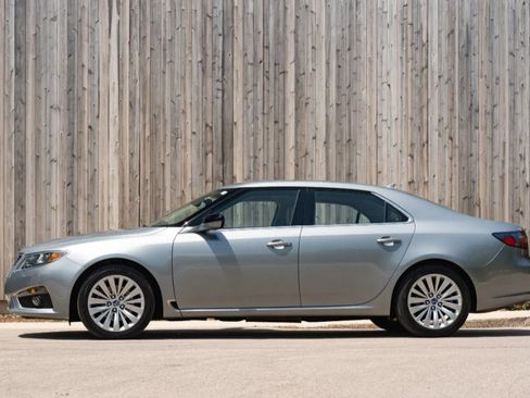 Used 2010 Saab 9-5 Aero AWD/4WD image 2