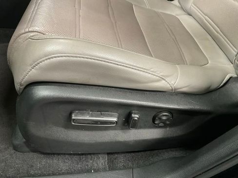 Certified 2020 Honda CR-V Touring image 32