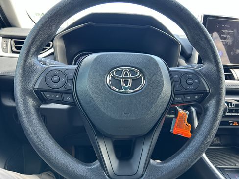 Used 2024 Toyota RAV4 LE image 12