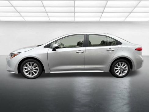 Used 2020 Toyota Corolla LE w/ LE Premium Package image 9