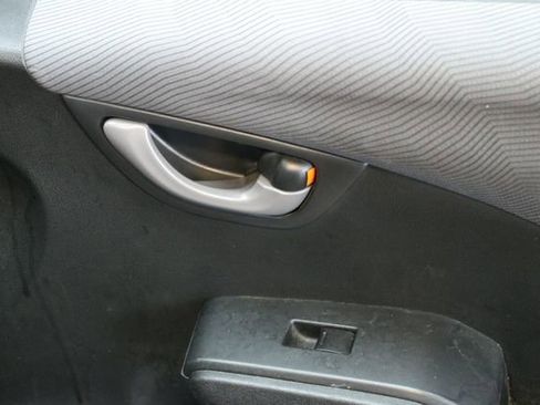 Used 2010 Honda Fit image 6