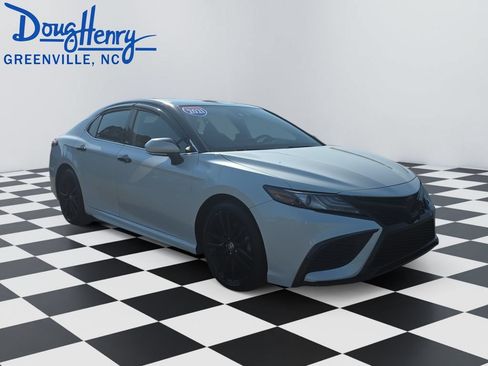 Used 2021 Toyota Camry XSE FWD image 7