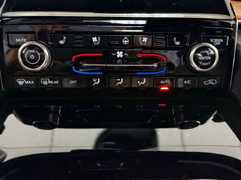 Used 2023 Jeep Grand Cherokee Summit AWD/4WD image 21