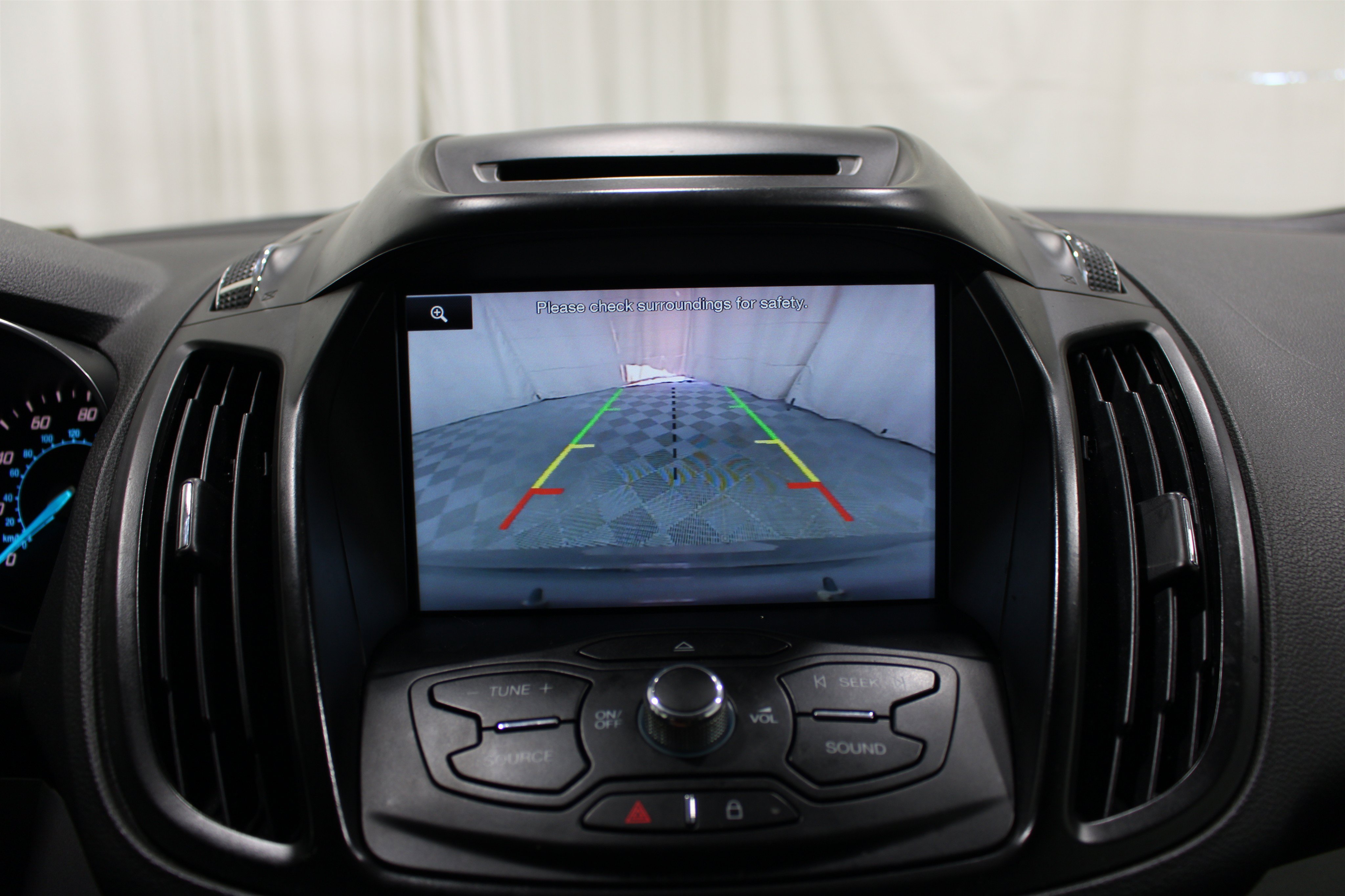Used 2014 Ford Escape SE w/ SE Chrome Package FWD image 17