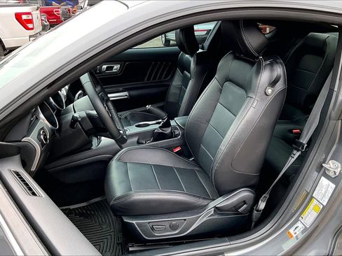 Used 2023 Ford Mustang GT Premium image 9