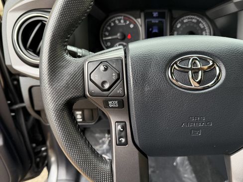 Used 2020 Toyota Tacoma TRD Off-Road w/ Blackout Package image 40