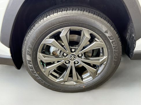 Used 2023 Toyota RAV4 XLE Premium image 14