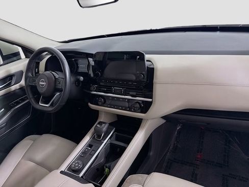 Used 2023 Nissan Pathfinder SL image 30